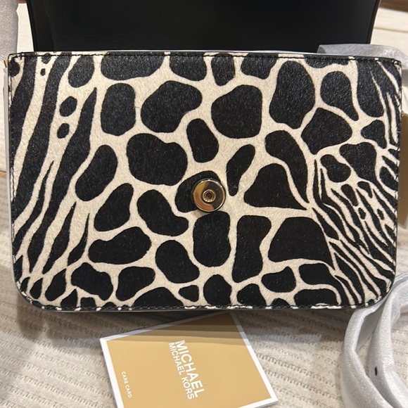 Michael Kors Carmen Medium Flap Chain Shoulder Crossbody Bag Black Haircalf - Picture 13 of 16